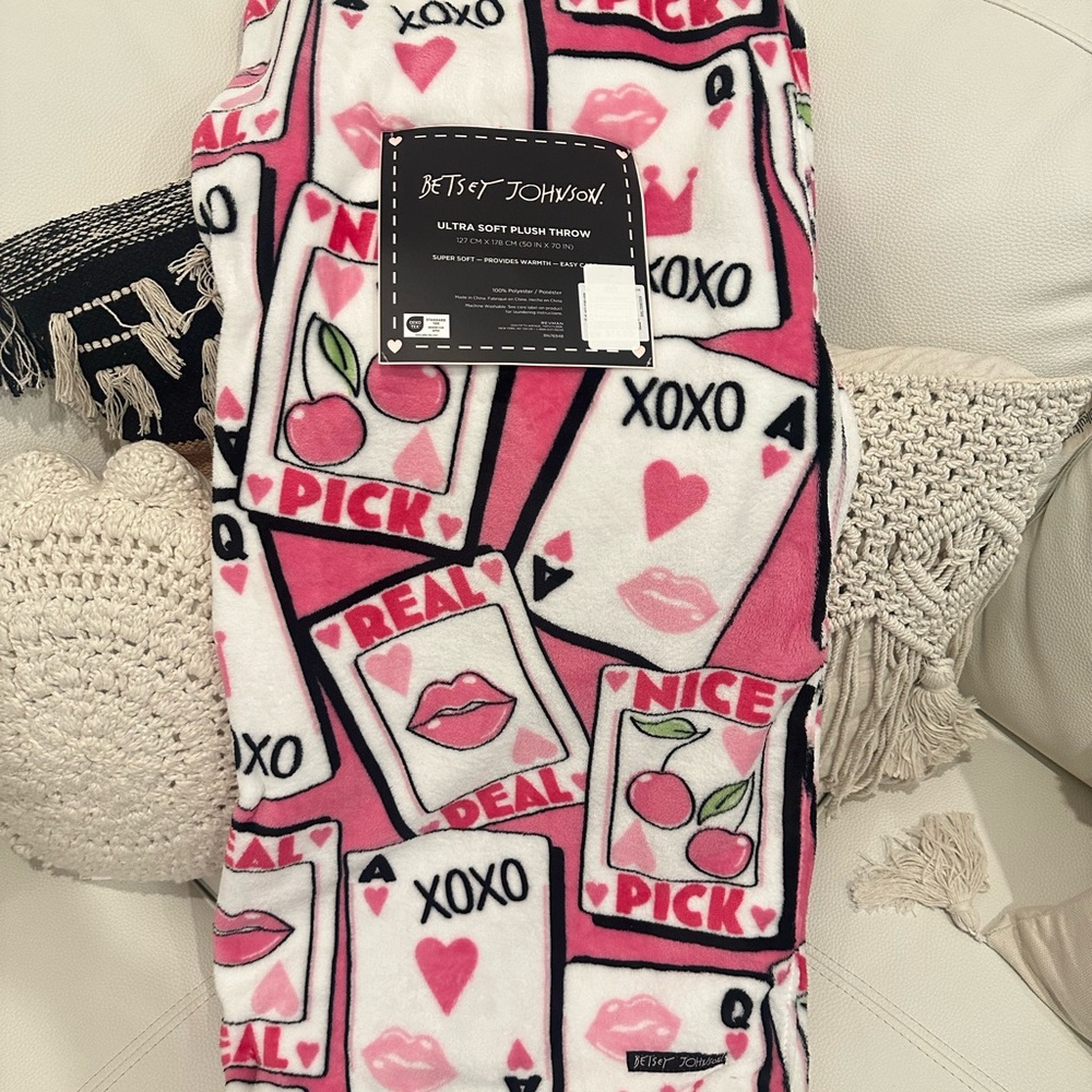 Betsey Johnson Pink and White Card Design Throw
